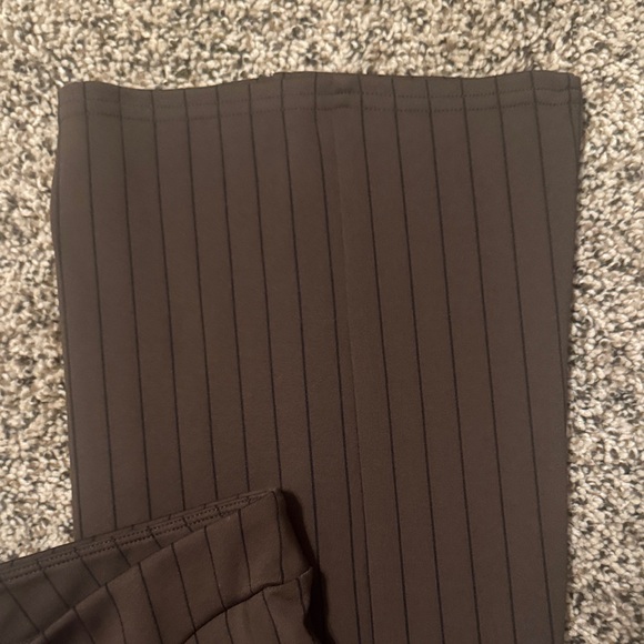 Women’s Alo High waist Pinstripe Flare Legging sz M - Picture 8 of 8